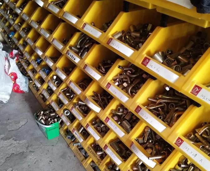 刮卡機(jī)車間一角